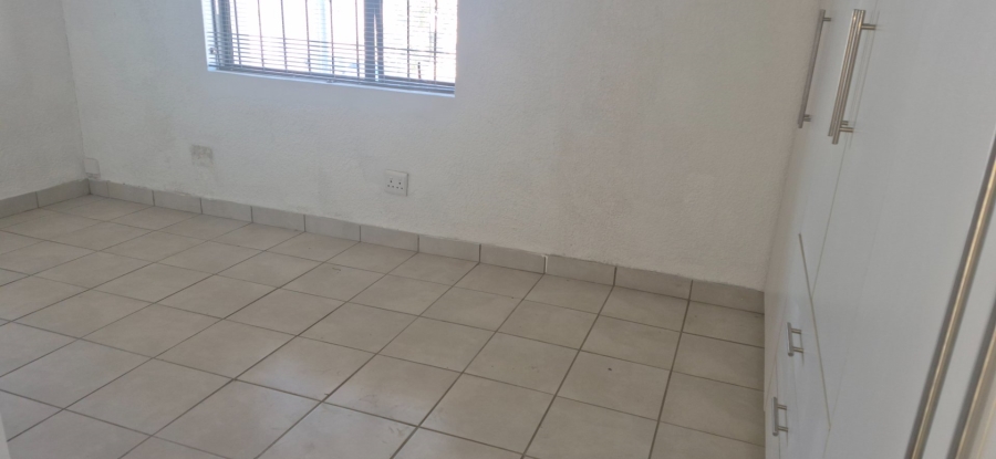 To Let 2 Bedroom Property for Rent in Belthorn Estate Western Cape